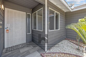 1637 Paradise Ave in Tulare, CA - Building Photo - Building Photo