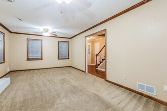 5947 Chalice Way in Rex, GA - Foto de edificio - Building Photo