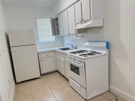 4300 SW 67th Ave in Miami, FL - Building Photo