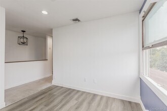 97 Rosewood Rd in Kings Park, NY - Building Photo - Building Photo