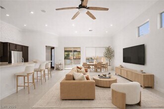 120 Emerald Dunes Cir in Henderson, NV - Building Photo - Building Photo