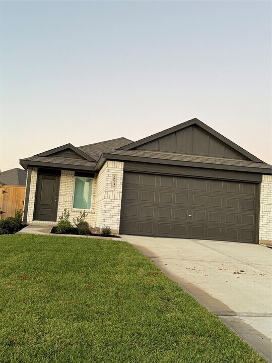28734 Bottom Grass Trl in Hockley, TX - Building Photo