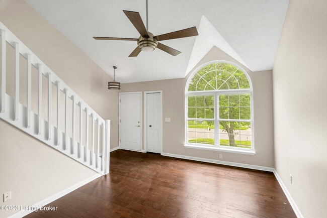 7013 Brook Bend Way in Louisville, KY - Building Photo - Building Photo