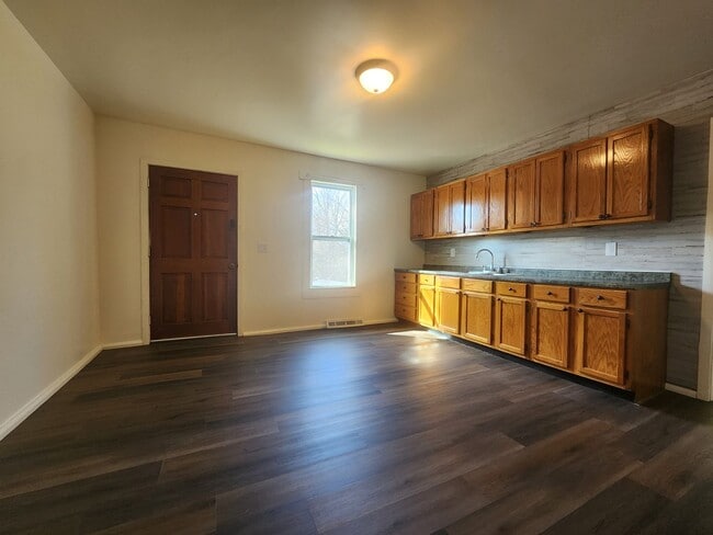 1106 Rixon St in Alton, IL - Building Photo - Building Photo