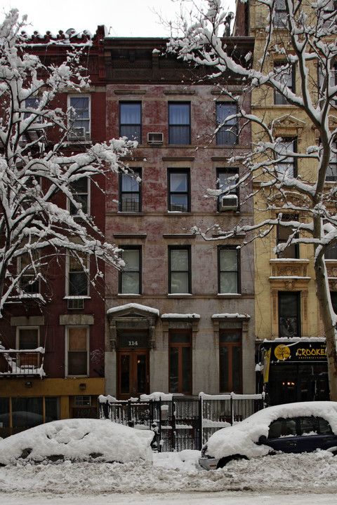 114 St Marks Pl in New York, NY - Building Photo