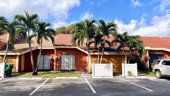 2425 NW 55th Terrace in Lauderhill, FL - Building Photo