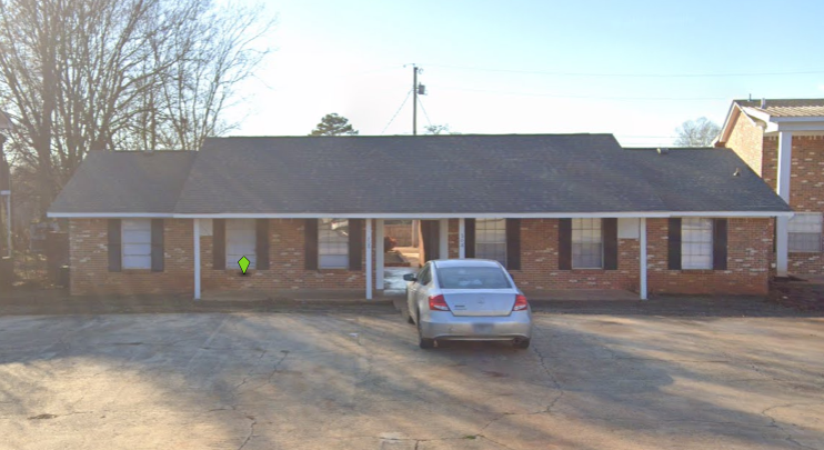 208 Cloverleaf Dr in Athens, AL - Building Photo