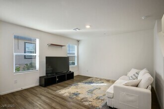 9911 Dandelion Hls St in Las Vegas, NV - Building Photo - Building Photo