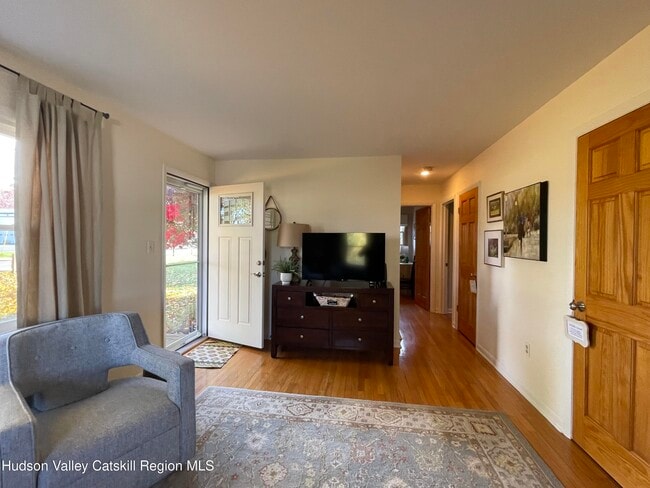 37 Garage Place Rd in Ghent, NY - Building Photo - Building Photo