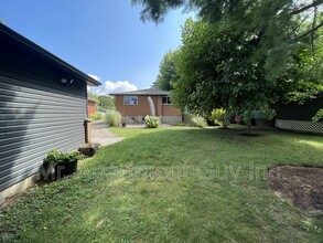 64 Stanley Ave in Kitchener, ON - Building Photo - Building Photo