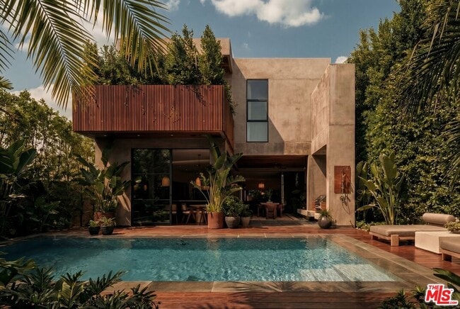 530 N La Jolla Ave in Los Angeles, CA - Building Photo - Building Photo