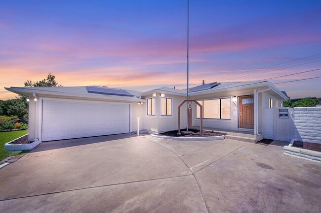 4914 Zion Ave in San Diego, CA - Building Photo - Building Photo