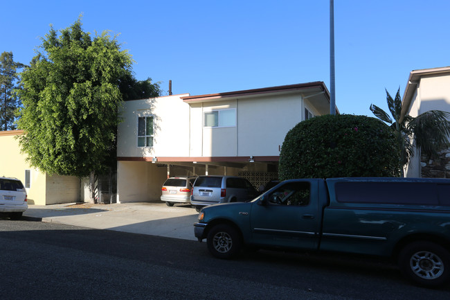105 N Belmont St in Glendale, CA - Foto de edificio - Building Photo