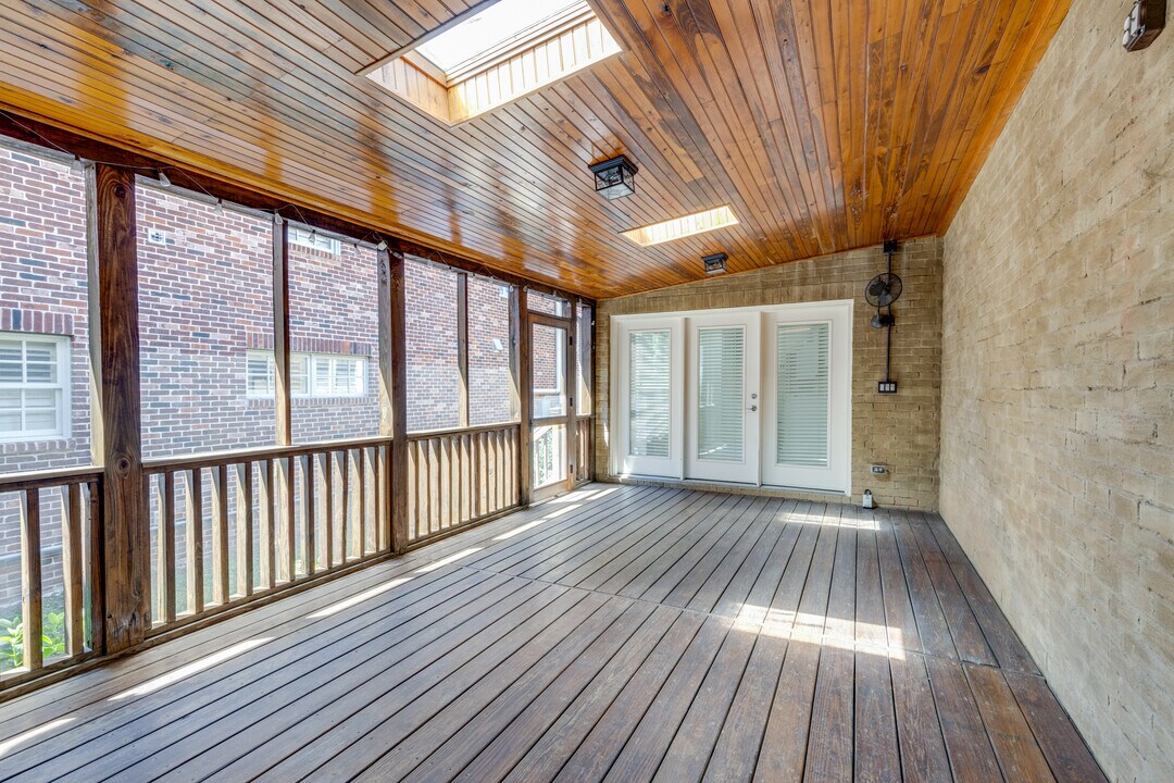 1801 Shackleford Rd in Nashville, TN - Building Photo