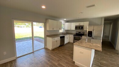 5311 Avila Ave in Sarasota, FL - Building Photo - Building Photo