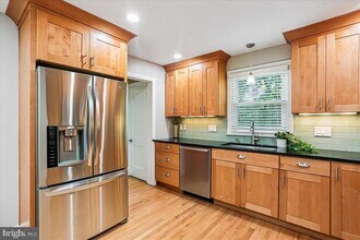 8910 Bradford Rd in Silver Spring, MD - Building Photo - Building Photo