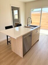 53 Lemon Dr in Camarillo, CA - Foto de edificio - Building Photo