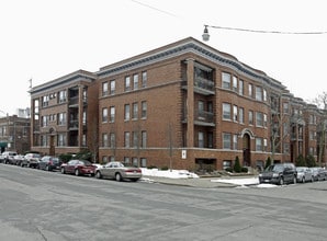 The Stanley Apartments in Milwaukee, WI - Foto de edificio - Building Photo