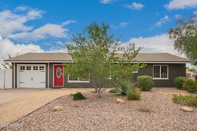 501 E El Camino Dr in Phoenix, AZ - Foto de edificio - Building Photo