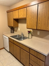 5010 Emerald Dr, Unit 03 in Lincoln, NE - Building Photo - Building Photo