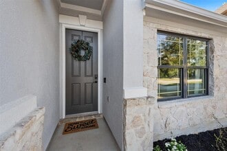 514 Wincliff Dr in Buda, TX - Building Photo - Building Photo