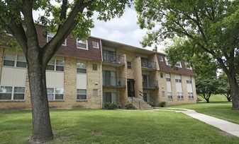Village of Pine Run Apartments & Townhomes* in Baltimore, MD - Building Photo