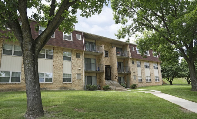 Village of Pine Run Apartments & Townhomes*