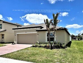 753 Carlyle Wy in Fort Pierce, FL - Building Photo - Building Photo