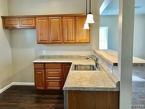 257 E Ferry St in Buffalo, NY - Building Photo - Building Photo