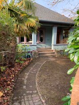 6547 Greenwood Ave N in Seattle, WA - Building Photo