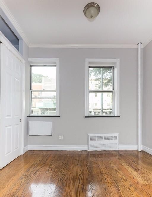 562 Hudson St, Unit 8 in New York, NY - Building Photo - Building Photo
