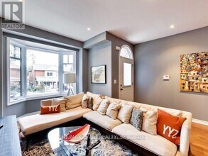 82 Robina Ave in Toronto, ON - Building Photo - Building Photo