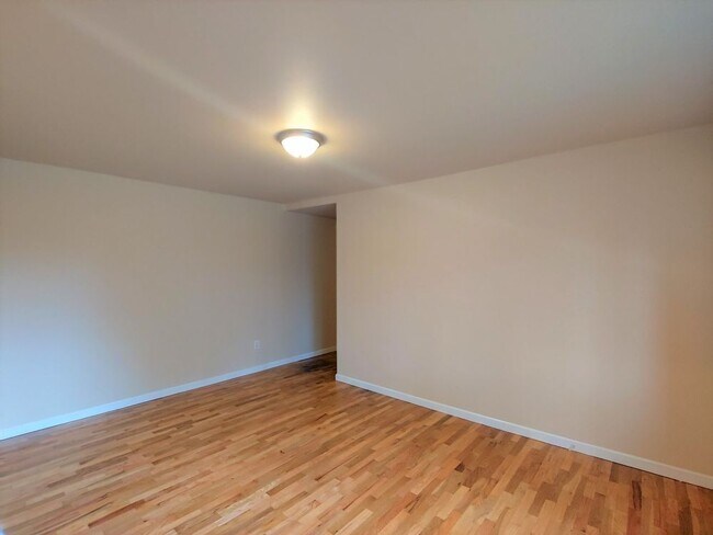 800 NE 40th St in Seattle, WA - Building Photo - Building Photo