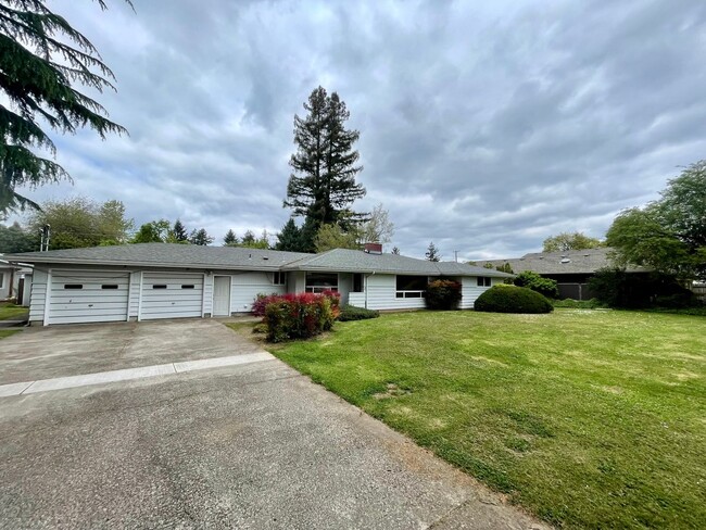 137-137 Briarcliff Dr in Eugene, OR - Building Photo - Building Photo