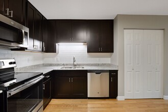 Remodeled L&E Apartments in St. Louis Park, MN - Building Photo - Building Photo