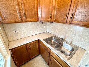 225 Beechwood Ave in Torrington, CT - Building Photo - Building Photo