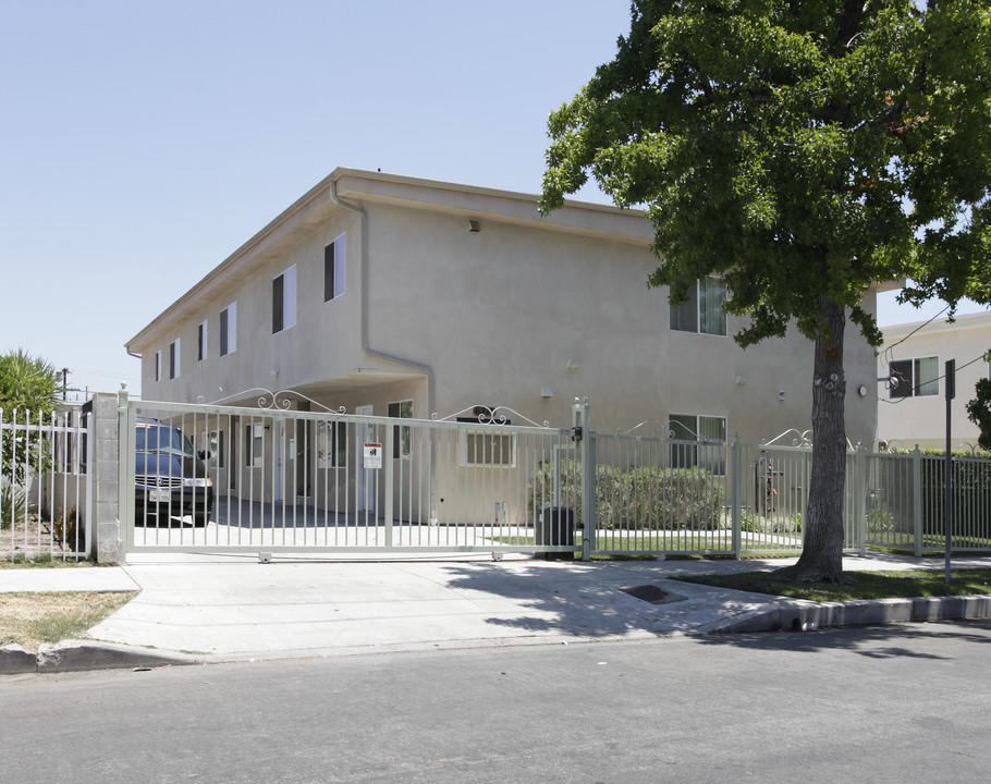 6842 Agnes Ave in North Hollywood, CA - Building Photo