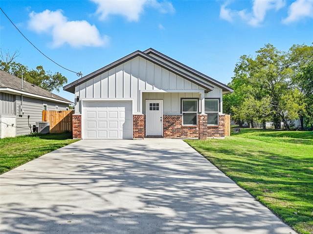 3200 Poplar Ave in Greenville, TX - Building Photo