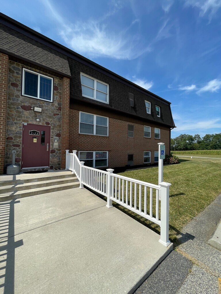 Arbour Court Apartments in Nottingham, PA