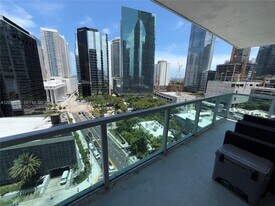 1250 S Miami Ave in Miami, FL - Building Photo