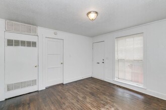 1839 S Madison Ave in Wichita, KS - Building Photo - Building Photo