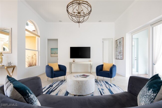 property at 982 Tivoli Ct