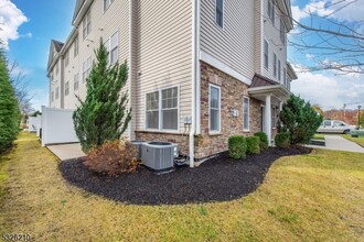 74 Elston Ct in Wanaque, NJ - Building Photo - Building Photo