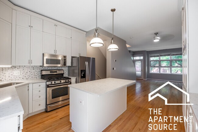 property at 855 W Erie St
