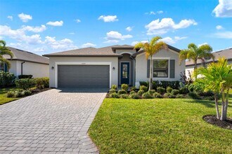 15937 Honeysuckle St in Port Charlotte, FL - Building Photo - Building Photo