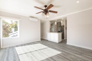 8525 Cadillac Ave, Unit #1 in Los Angeles, CA - Building Photo