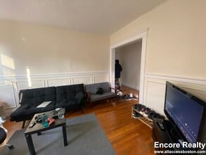 158 Kelton St in Boston, MA - Foto de edificio - Building Photo