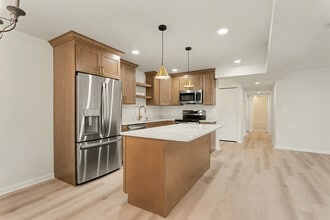 13 Mullingar Ct, Unit 102 in Timonium, MD - Building Photo - Building Photo