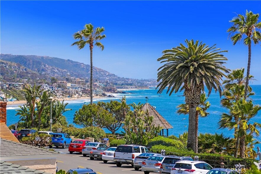 376 Cliff Dr in Laguna Beach, CA - Building Photo