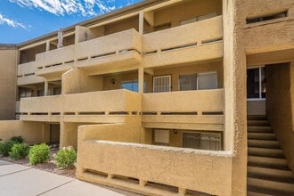 1331 W Baseline Rd in Mesa, AZ - Building Photo - Building Photo